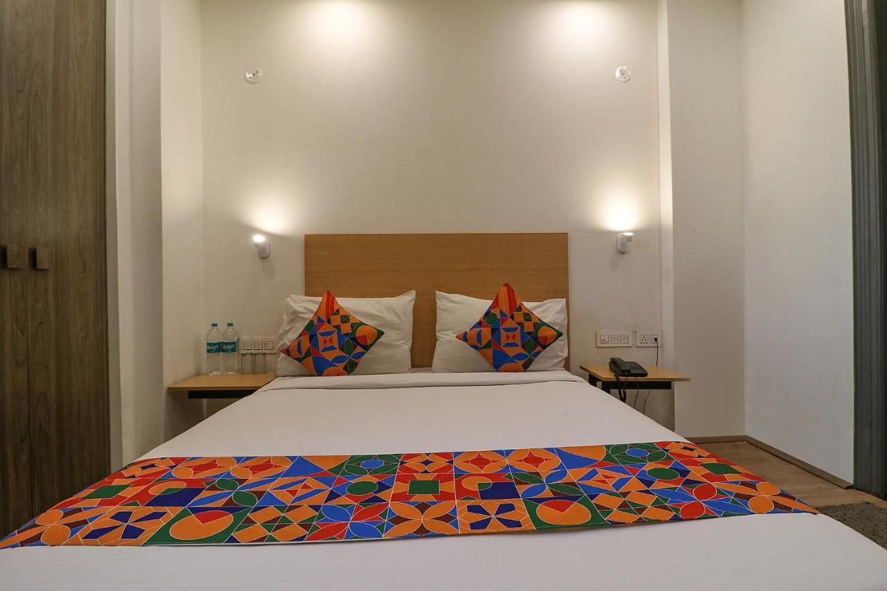 Fabhotel The Chaitanyas Rohini Sec 18 Дели Экстерьер фото